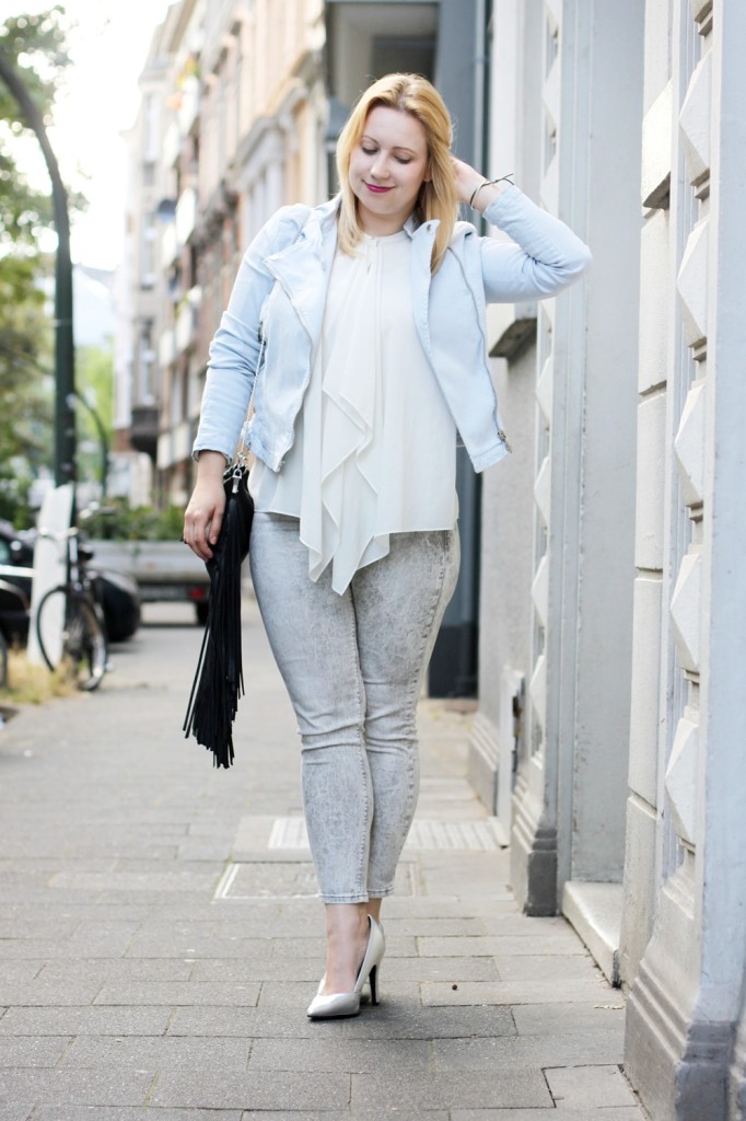 Outfit_chrystall_opening_outfit_metallic_fringe_bag_blonde_babyblue (2)