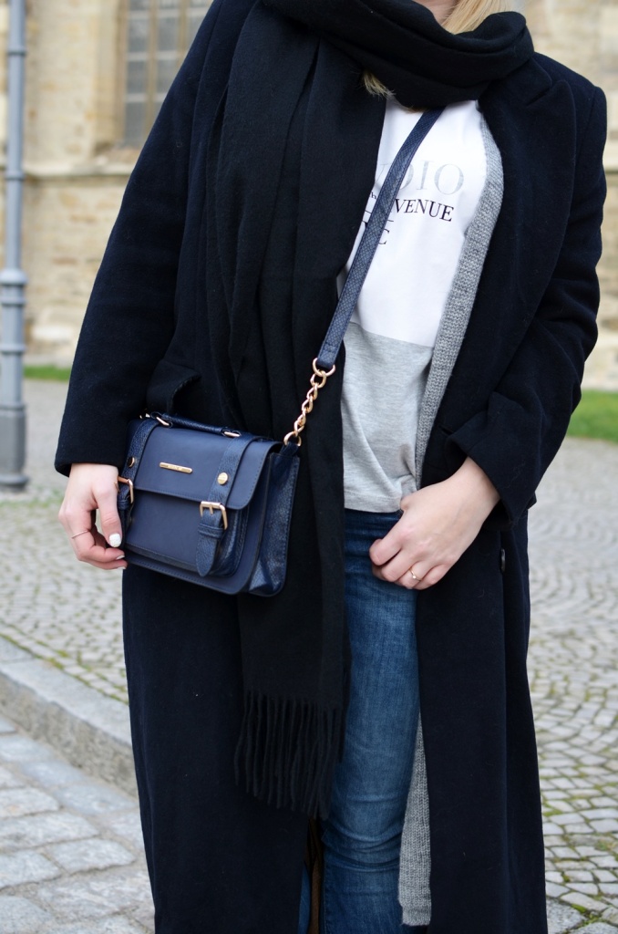 outfit-longcoat-superstars-II-allwhite-adidas-fedora-hat-scarf-wool-acne-winter-januar2015-look-fashionblogger-streetstyle-casual-sporty-fashion-style (6)