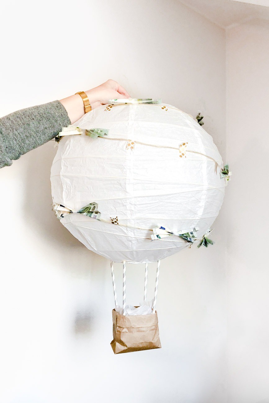 DIY Heißluftballon: Geldgeschenk für die Hochzeit