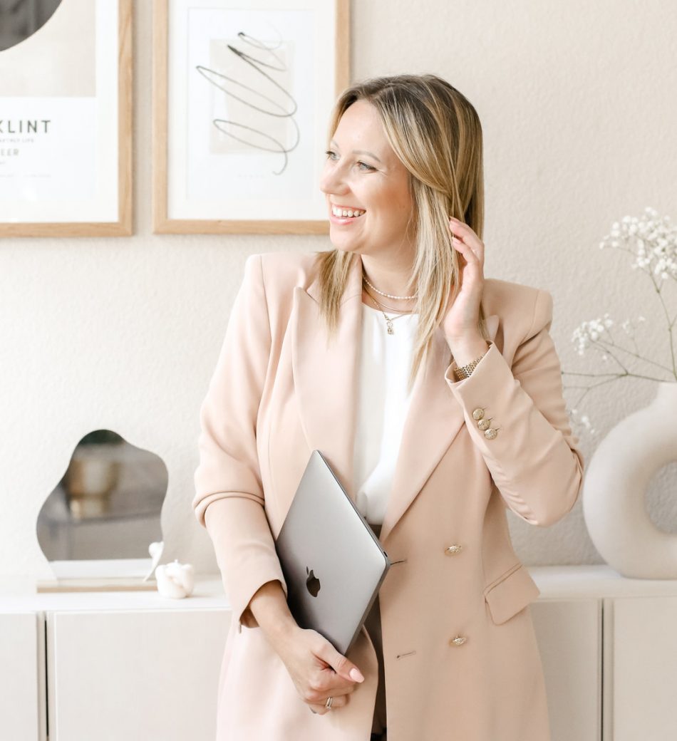 Alexandra Winzer_Office Collection_-56
